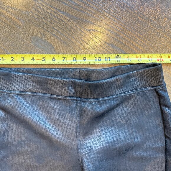 Hue Black Faux Leather Patterned Legging - Picture 6 of 8